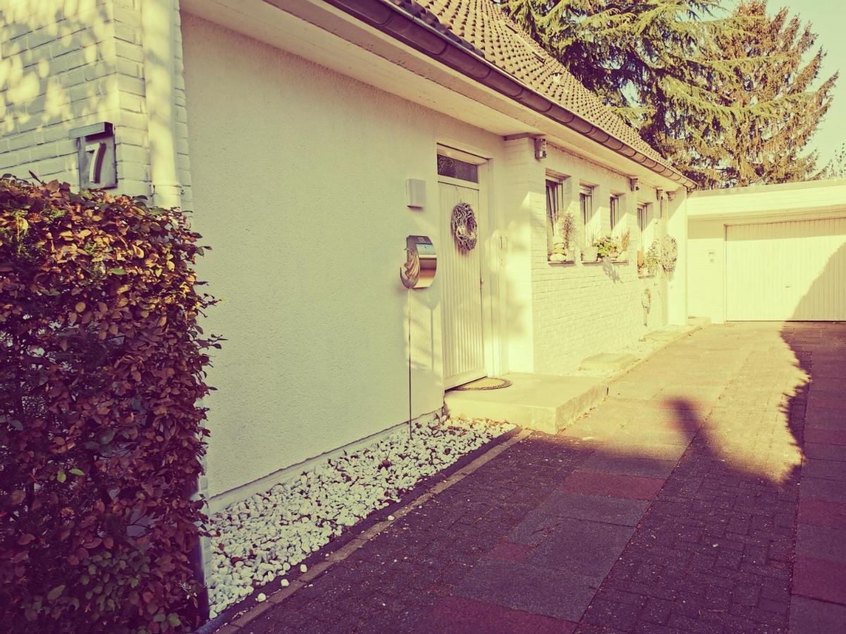 "Maison Blanche" - Das Gemuetliche Garten-Apartment Zwischen Koeln Und Duesseldorf Grevenbroich Exterior photo